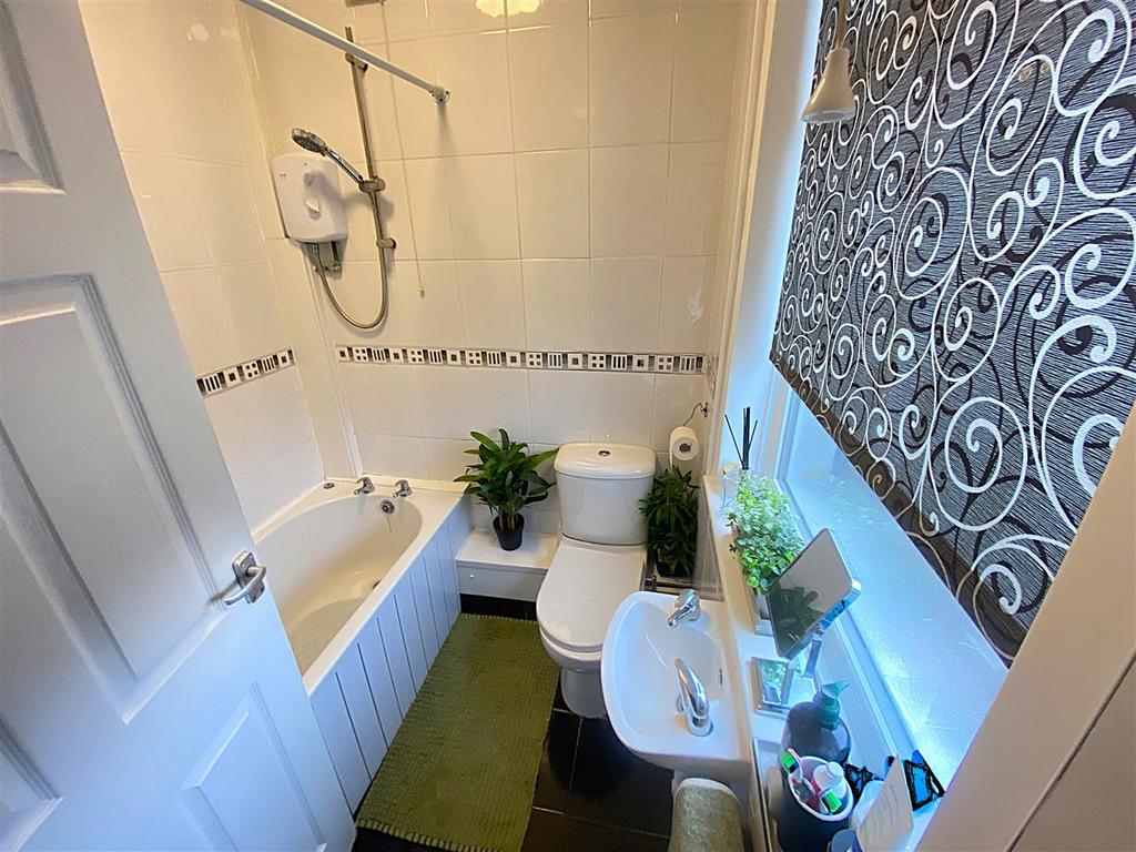 Bathroom (Ground
