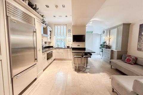 undefined, Elvaston Place, South Kensington, London, Royal Borough of Kensington and Chelsea, SW7