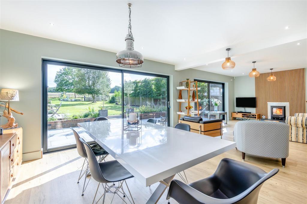 8663029-interior03.jpg