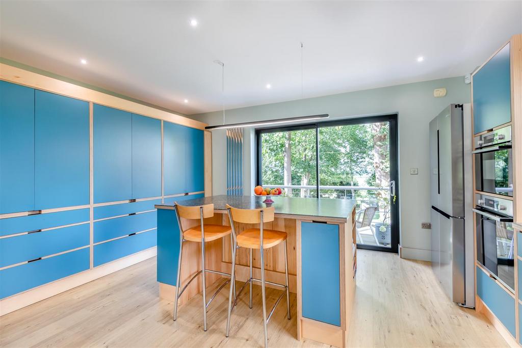 8663029-interior08.jpg