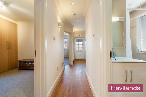 undefined, Oakwood Crescent, London