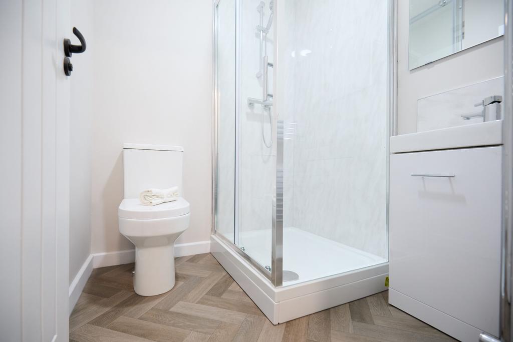 Shower Room 2