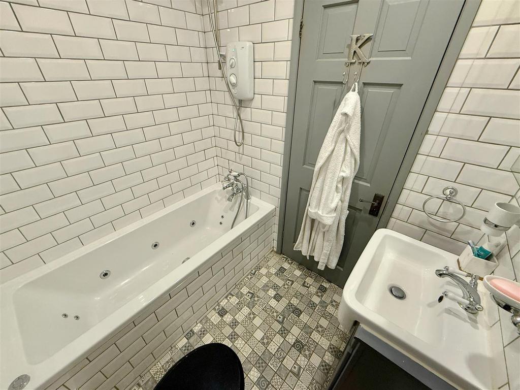 Ground Floor Bathroom
