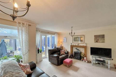 3 bedroom end of terrace house for sale, The Green, Stretton On Fosse