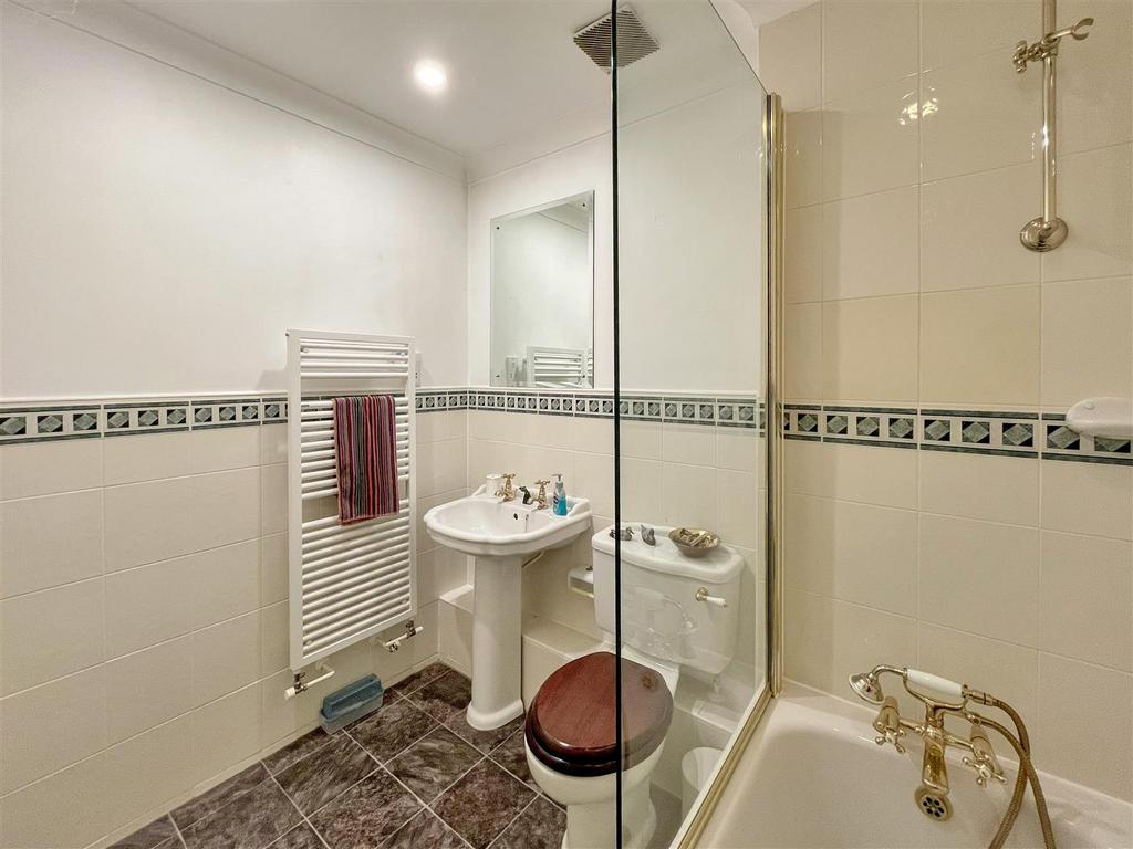 Bathroom jpeg.jpg
