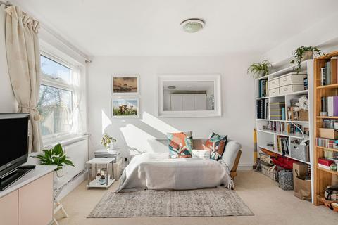 1 bedroom flat for sale, Griffiths Road, London SW19
