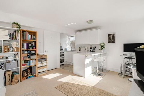 1 bedroom flat for sale, Griffiths Road, London SW19