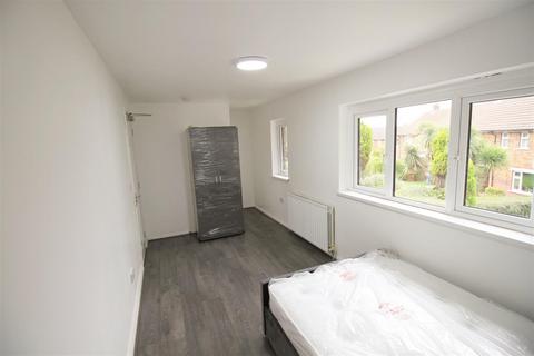 1 bedroom in a house share to rent, Penrith Avenue, Ashton-Under-Lyne OL7