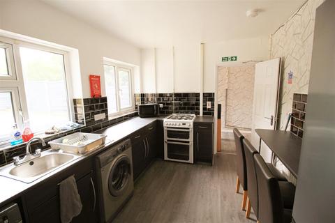 1 bedroom house to rent, Penrith Avenue, Ashton-Under-Lyne OL7