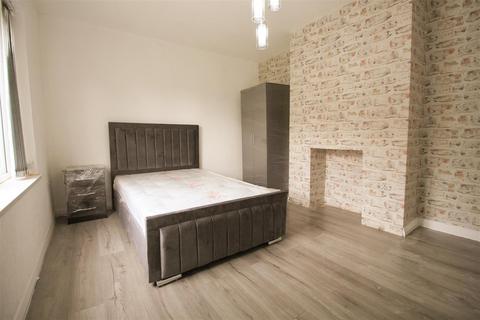 1 bedroom in a house share to rent, Penrith Avenue, Ashton-Under-Lyne OL7