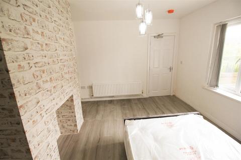 1 bedroom in a house share to rent, Penrith Avenue, Ashton-Under-Lyne OL7