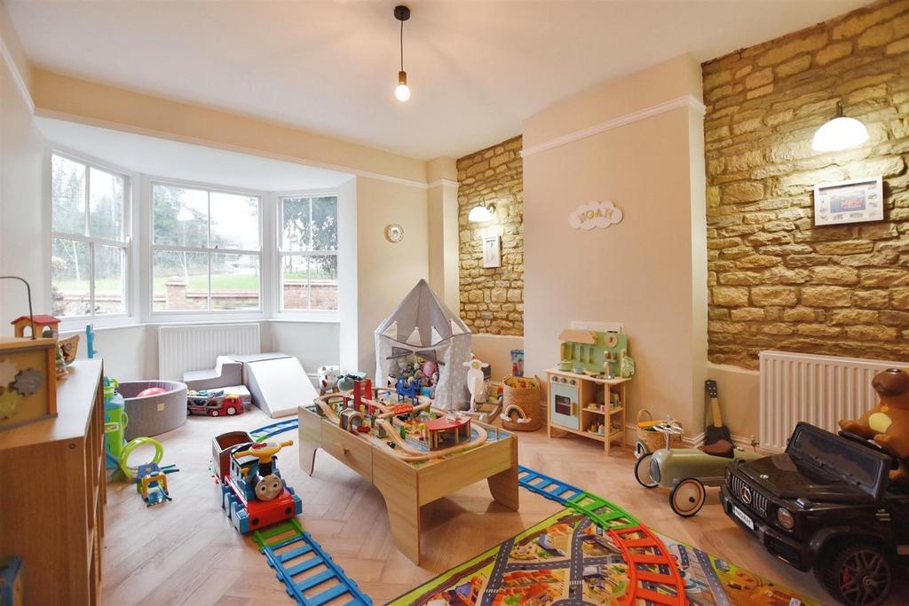 Play Room/ Bedroom 4
