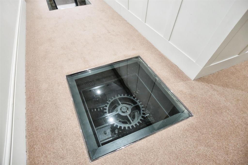 First Floor Landing/Dressing Area