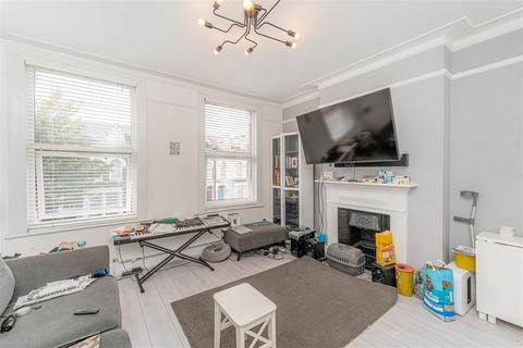 2 bedroom flat for sale, Vicarage Road, London