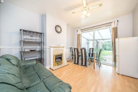 undefined, Heath Road, Hounslow TW3