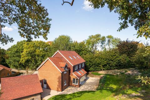 5 bedroom detached house for sale, Oak Tree Drive, Newtown, RG20