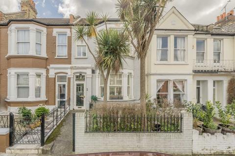 3 bedroom house to rent, Cavendish Road, London SW12