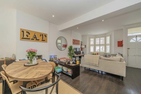 3 bedroom house to rent, Cavendish Road, London SW12