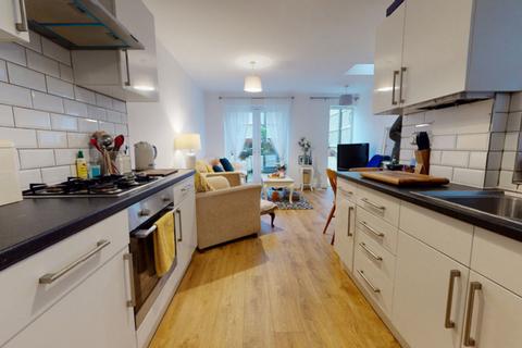 2 bedroom flat to rent, London SE23