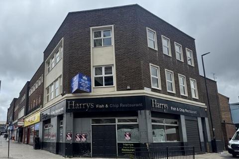 Retail property (high street) to rent, 69-71 Kirkgate Wakefield WF1 1HX