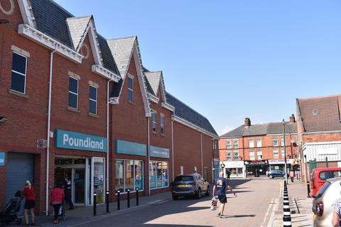 Retail property (high street) to rent, 12 Hessle Rd Hull HU3 4EB