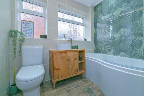 31 High View, Deanshanger, Milton Keynes, MK19 6LL