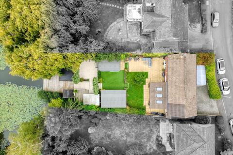 undefined, Bracknell RG42