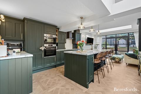 undefined, Ingrave Road, Brentwood, CM15
