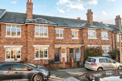 Strickland Row, Earlsfield, London, SW18