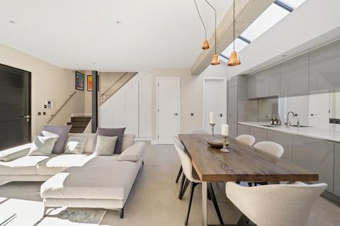 2 bedroom semi-detached house for sale, Parkside, Hammersmith W6
