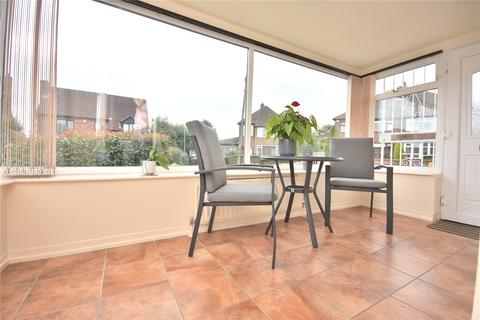2 bedroom bungalow for sale, Field End Crescent, Leeds, West Yorkshire