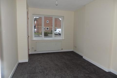2 bedroom end of terrace house to rent, Peterhouse Crescent, March
