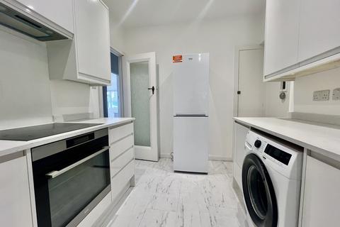 2 bedroom apartment to rent, Elm Park Court, Pinner HA5