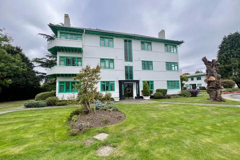 2 bedroom apartment to rent, Elm Park Court, Pinner HA5