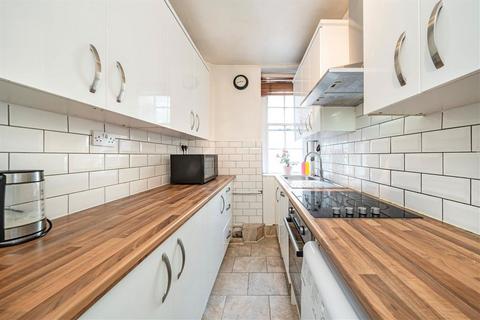 2 bedroom flat to rent, Porchester Road, London W2