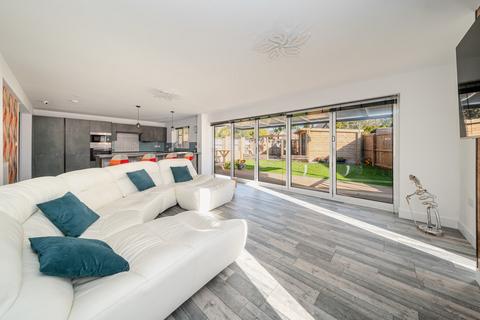 3 bedroom detached house for sale, Amazon Way, Westbury