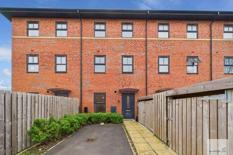 2 bedroom terraced house to rent, Newbold Street, Bilborough