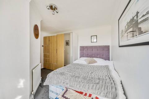 3 bedroom flat for sale, Cricklewood Lane, West Hampstead, London, NW2