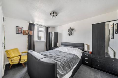 3 bedroom flat for sale, Cricklewood Lane, West Hampstead, London, NW2
