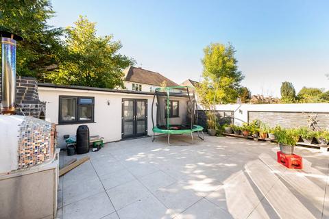 undefined, Byron Avenue, Motspur Park, New Malden, KT3