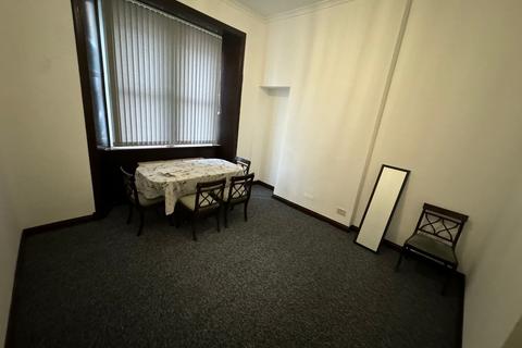 2 bedroom ground floor flat to rent, West Graham Street, City Centre