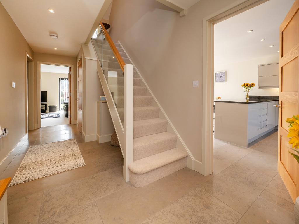 1 Baldwin Close-44