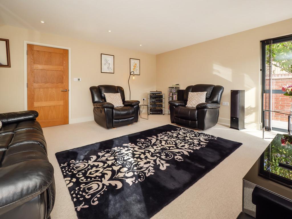 1 Baldwin Close-62