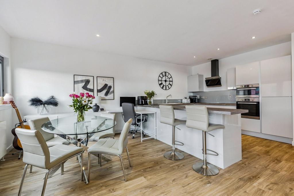 Dining/Kitchen