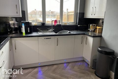3 bedroom terraced house for sale, Stanford Road, Luton