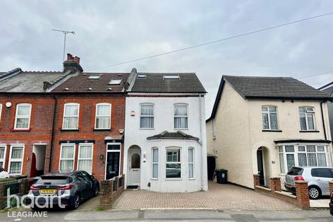 Gardenia Avenue, Luton