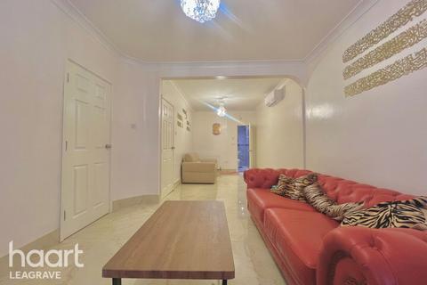 undefined, Gardenia Avenue, Luton