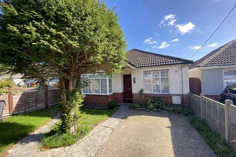 2 bedroom detached bungalow to rent - hedge End, Southampton