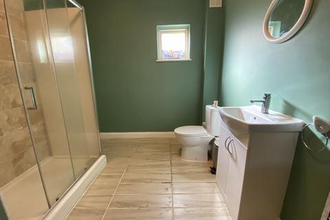 2 bedroom detached bungalow to rent, hedge End, Southampton