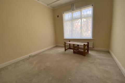 2 bedroom detached bungalow to rent, hedge End, Southampton